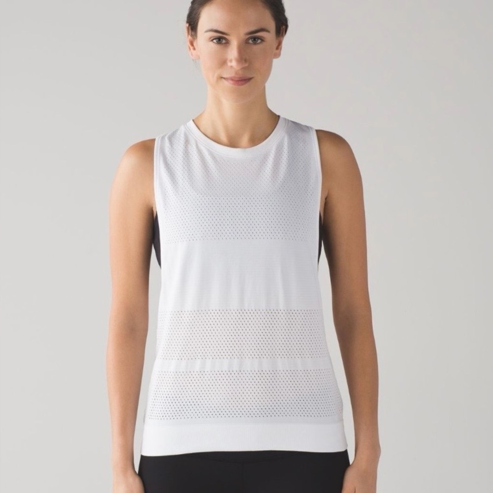 Lululemon Breeze By Muscle Tank
Heathered White size 4 EUC